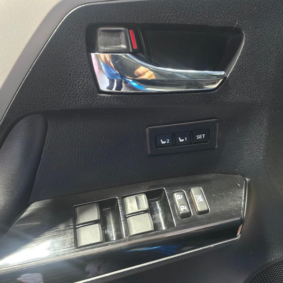 2016 Toyota RAV4 AWD 4dr Limited Photo