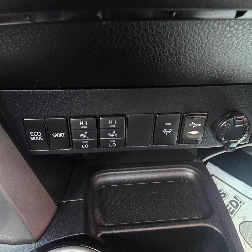 2016 Toyota RAV4 AWD 4dr Limited Photo