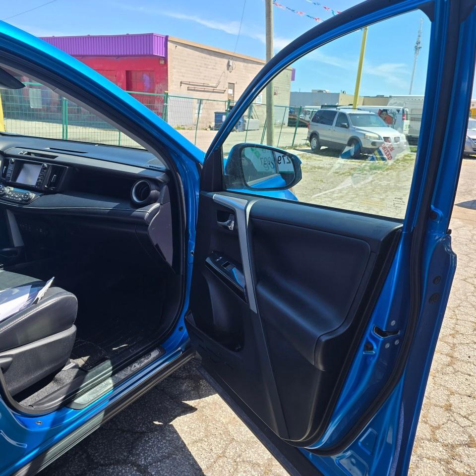 2016 Toyota RAV4 AWD 4dr Limited Photo