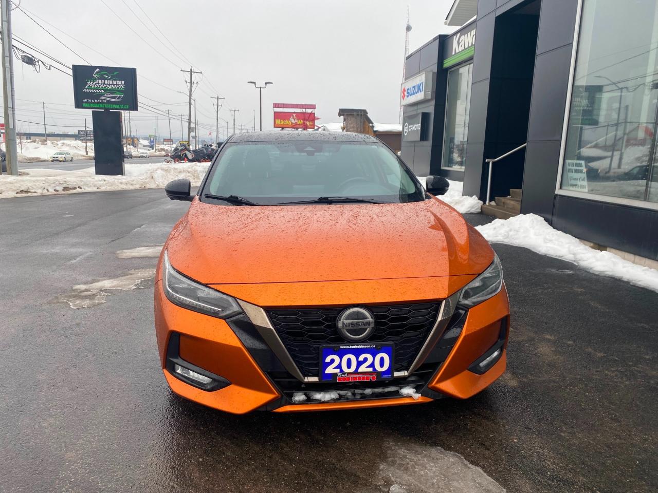 2020 Nissan Sentra SR (CVT) 4dr Sedan Photo3