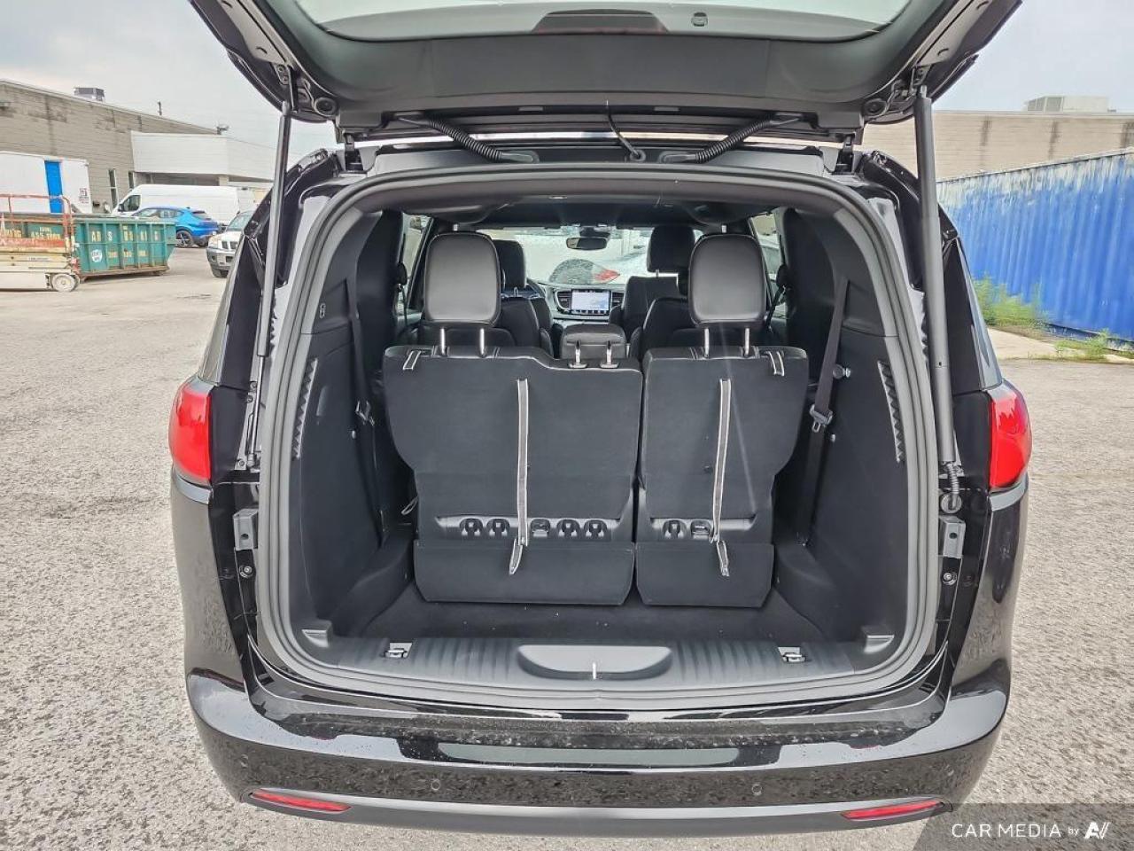 2025 Chrysler Grand Caravan SXT Front-Wheel Drive Passenger Van Photo