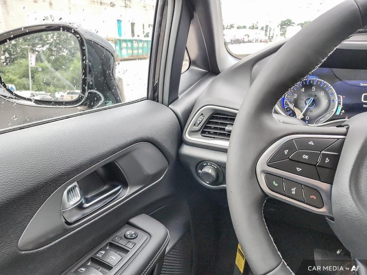 2025 Chrysler Grand Caravan SXT Front-Wheel Drive Passenger Van Photo