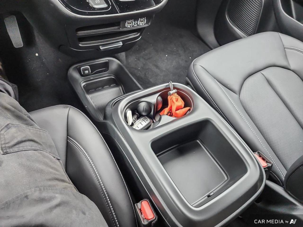 2025 Chrysler Grand Caravan SXT Front-Wheel Drive Passenger Van Photo