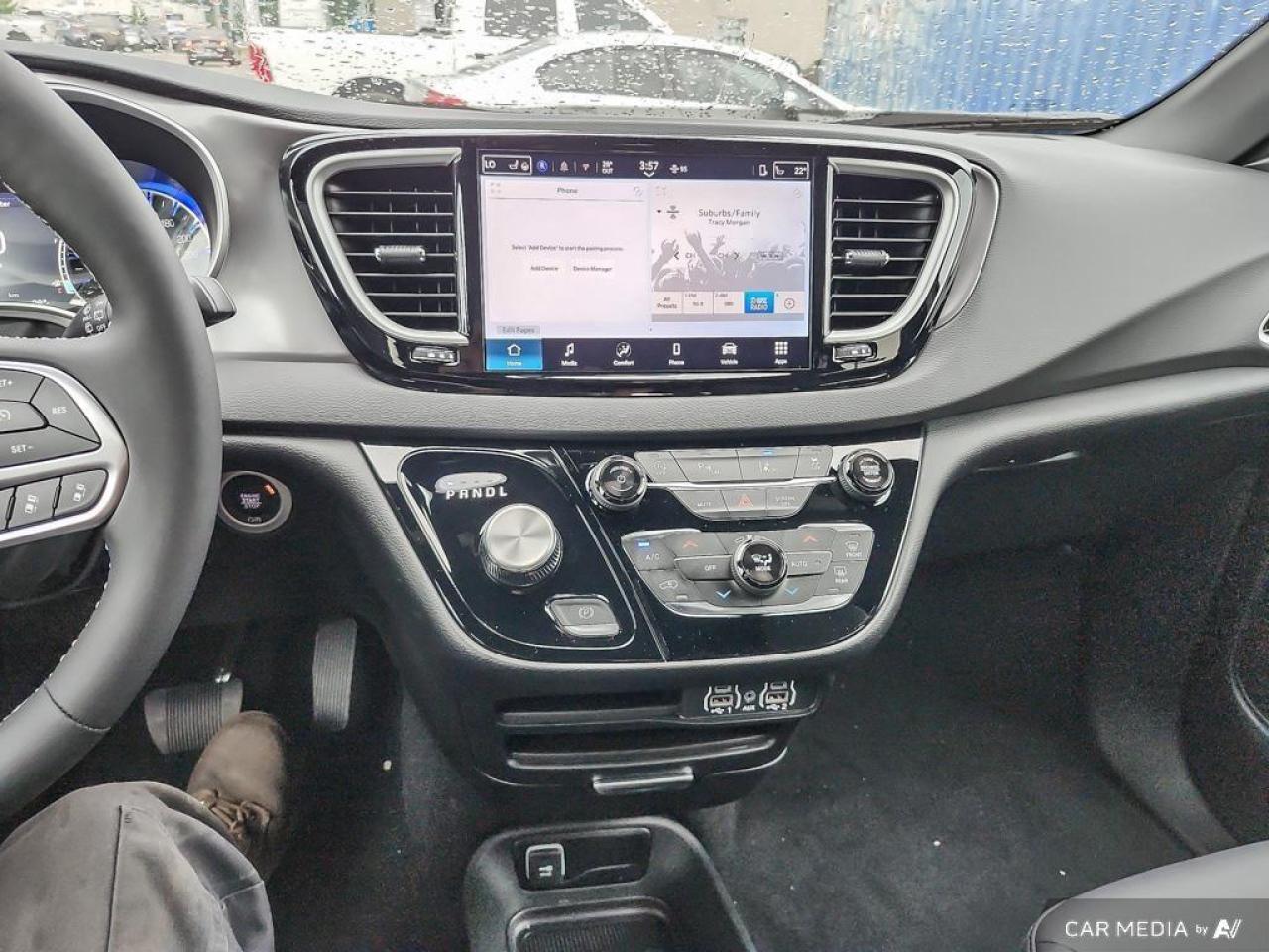 2025 Chrysler Grand Caravan SXT Front-Wheel Drive Passenger Van Photo