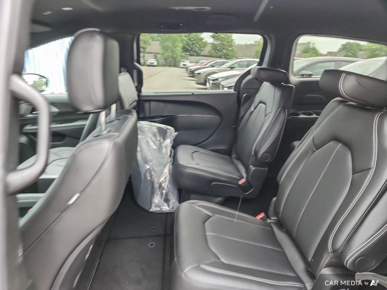 2025 Chrysler Grand Caravan SXT Front-Wheel Drive Passenger Van Photo