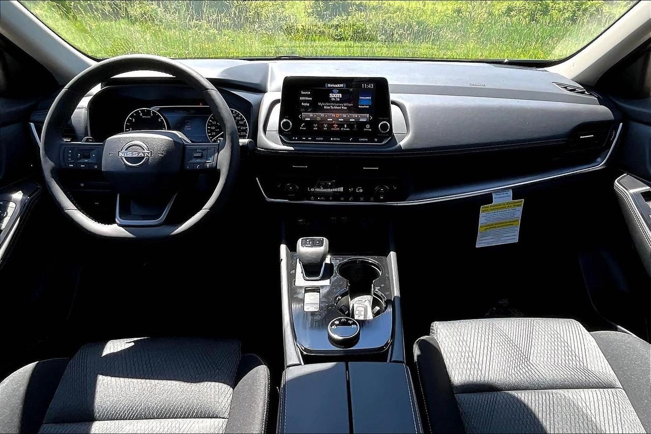2025 Nissan Rogue SV Moonroof 4dr All-Wheel Drive Sport Utility Photo