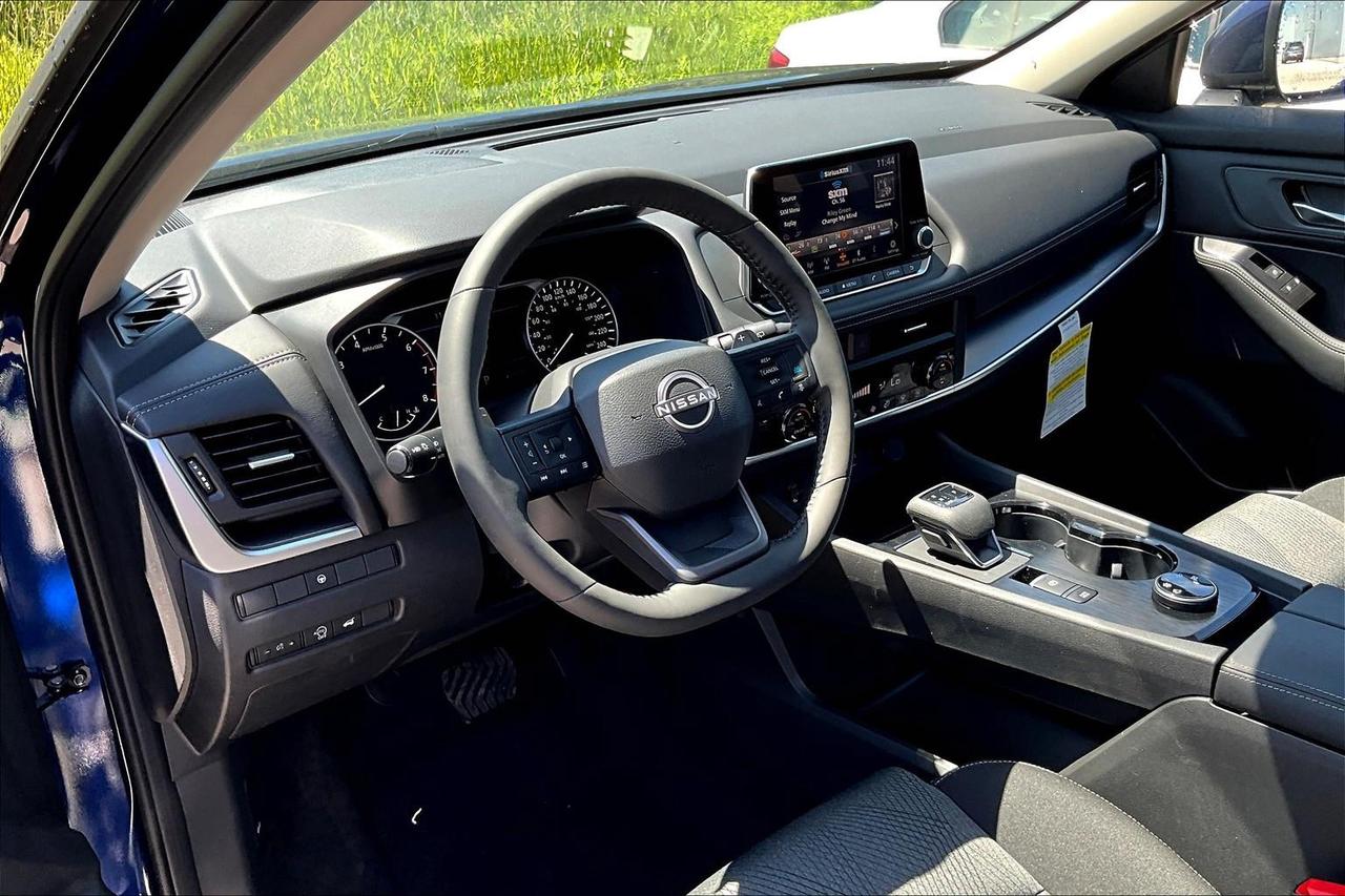 2025 Nissan Rogue SV Moonroof 4dr All-Wheel Drive Sport Utility Photo
