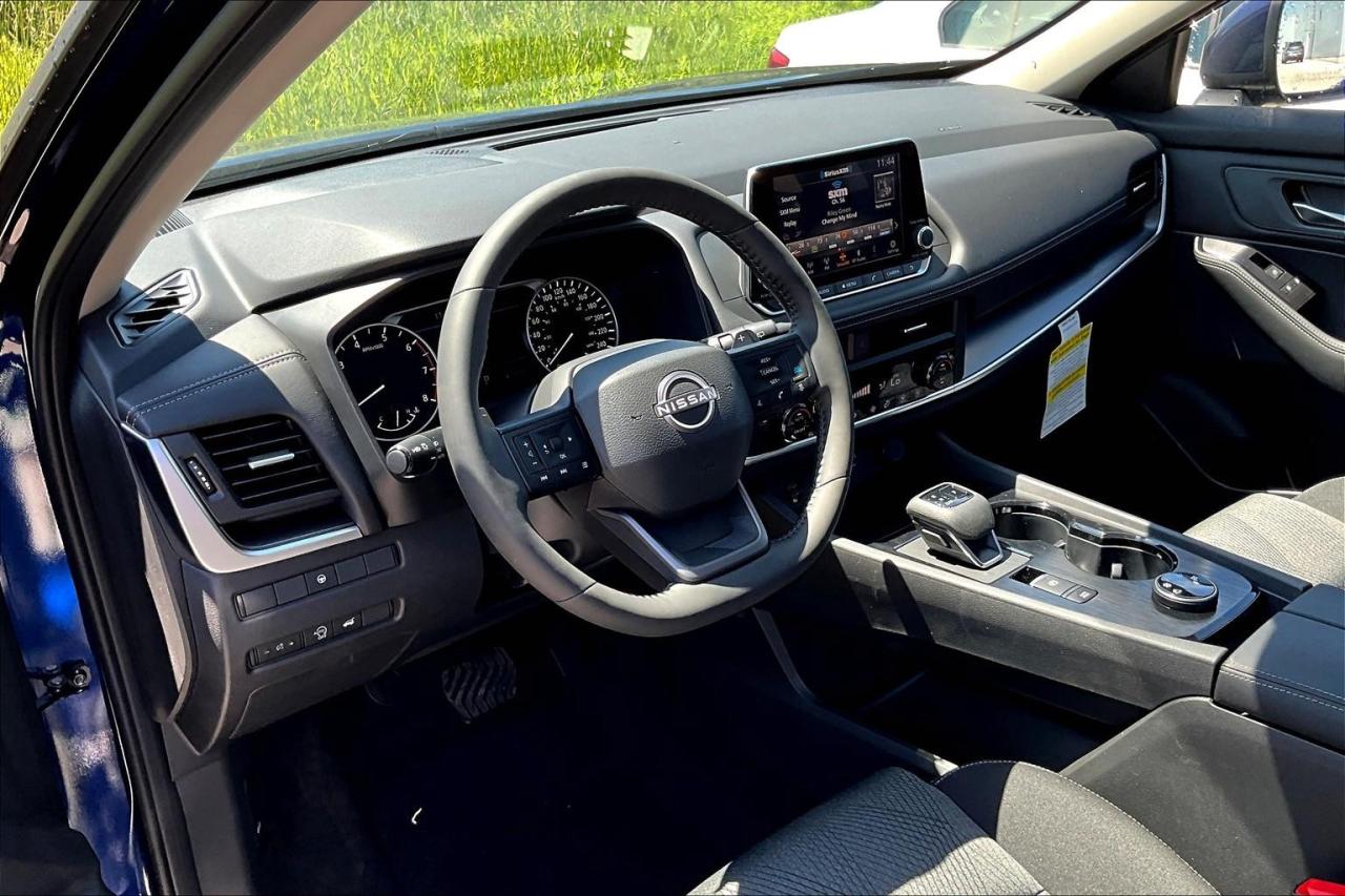 2025 Nissan Rogue SV Moonroof 4dr All-Wheel Drive Sport Utility Photo