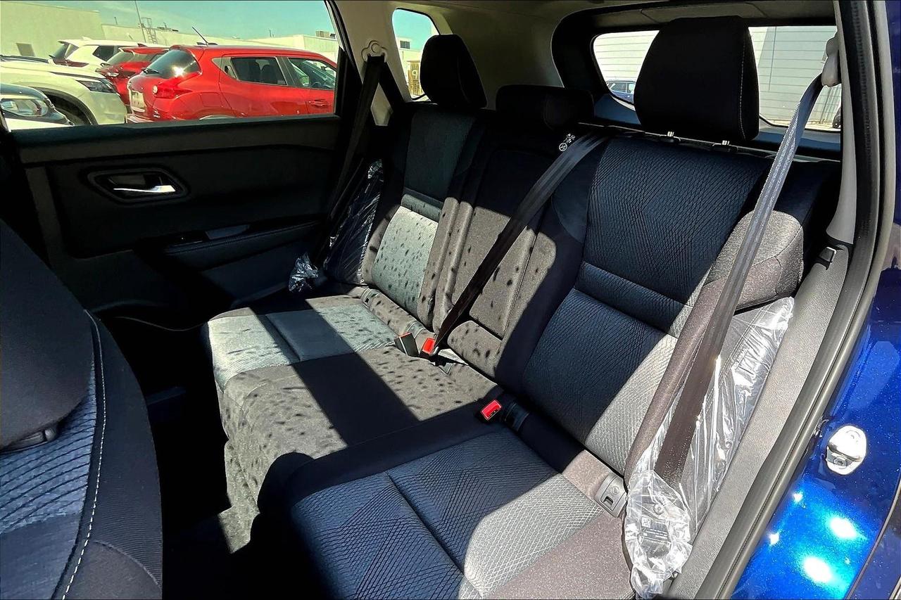 2025 Nissan Rogue SV Moonroof 4dr All-Wheel Drive Sport Utility Photo