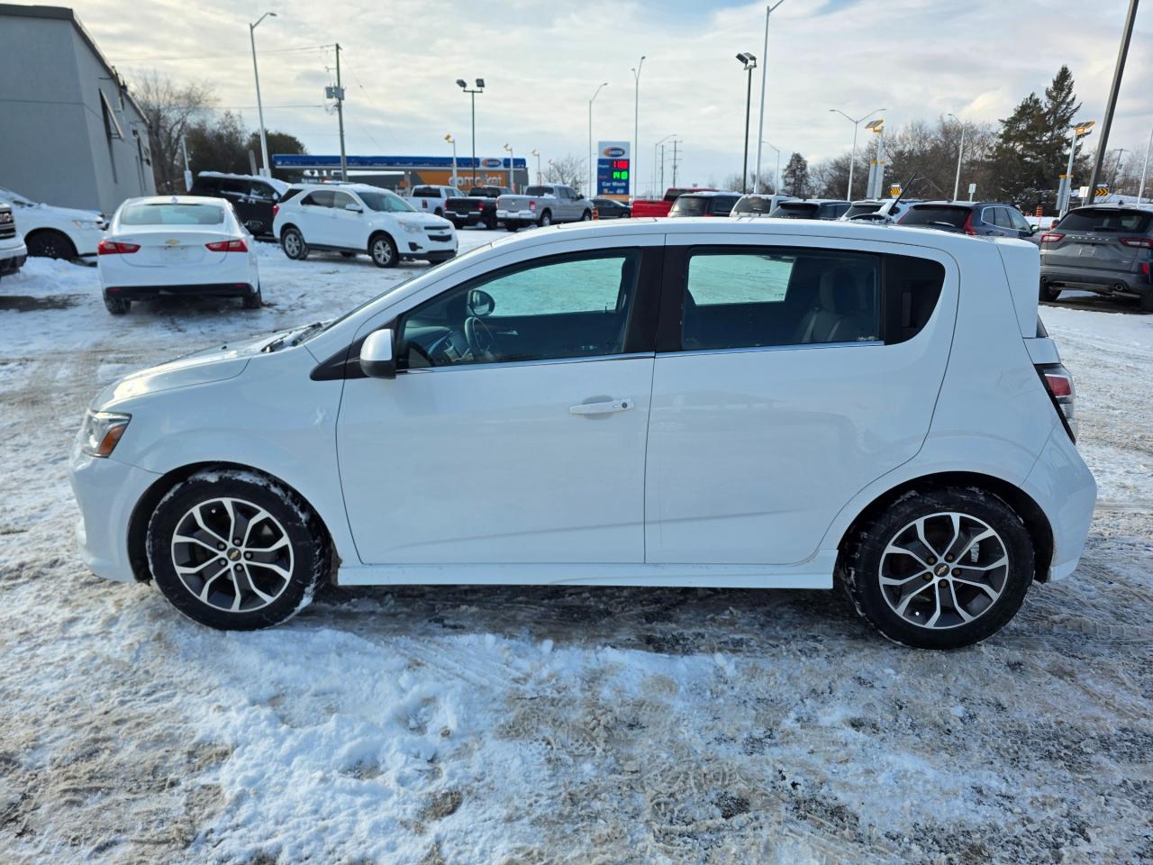 2017 Chevrolet Sonic LT Auto 4dr Hatchback Photo