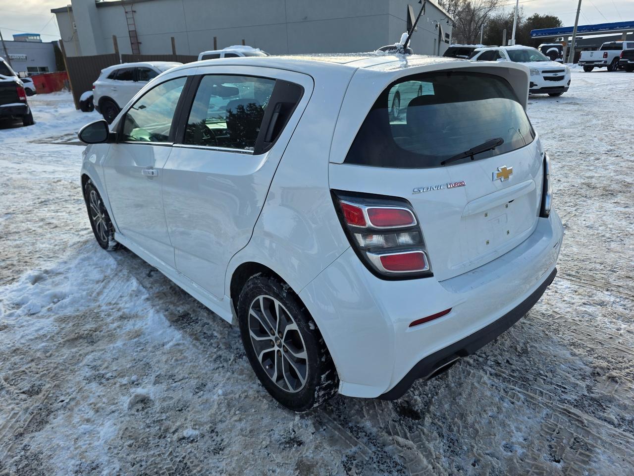 2017 Chevrolet Sonic LT Auto 4dr Hatchback Photo