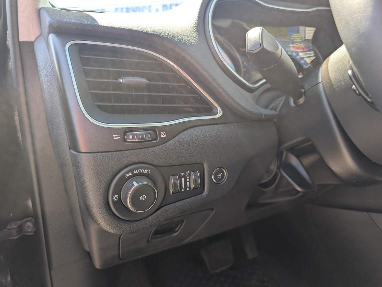 2022 Jeep Cherokee Trailhawk 4dr 4x4 Photo