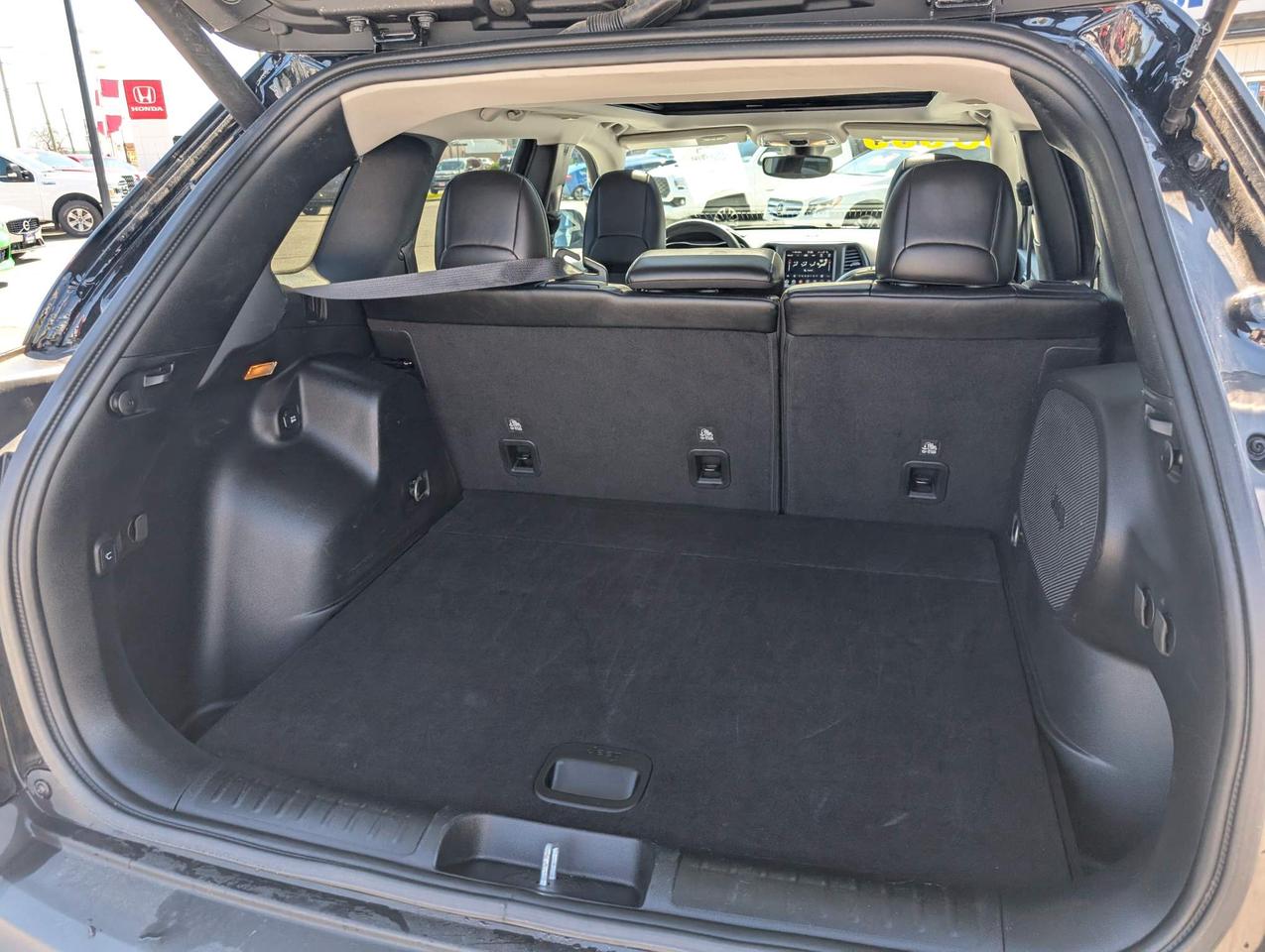 2022 Jeep Cherokee Trailhawk 4dr 4x4 Photo