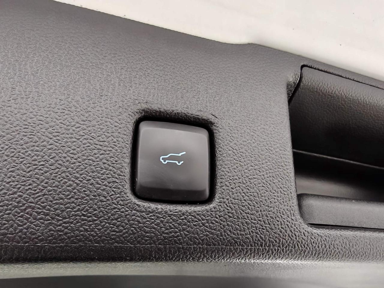 2022 Ford Escape SEL 4dr All-Wheel Drive Photo