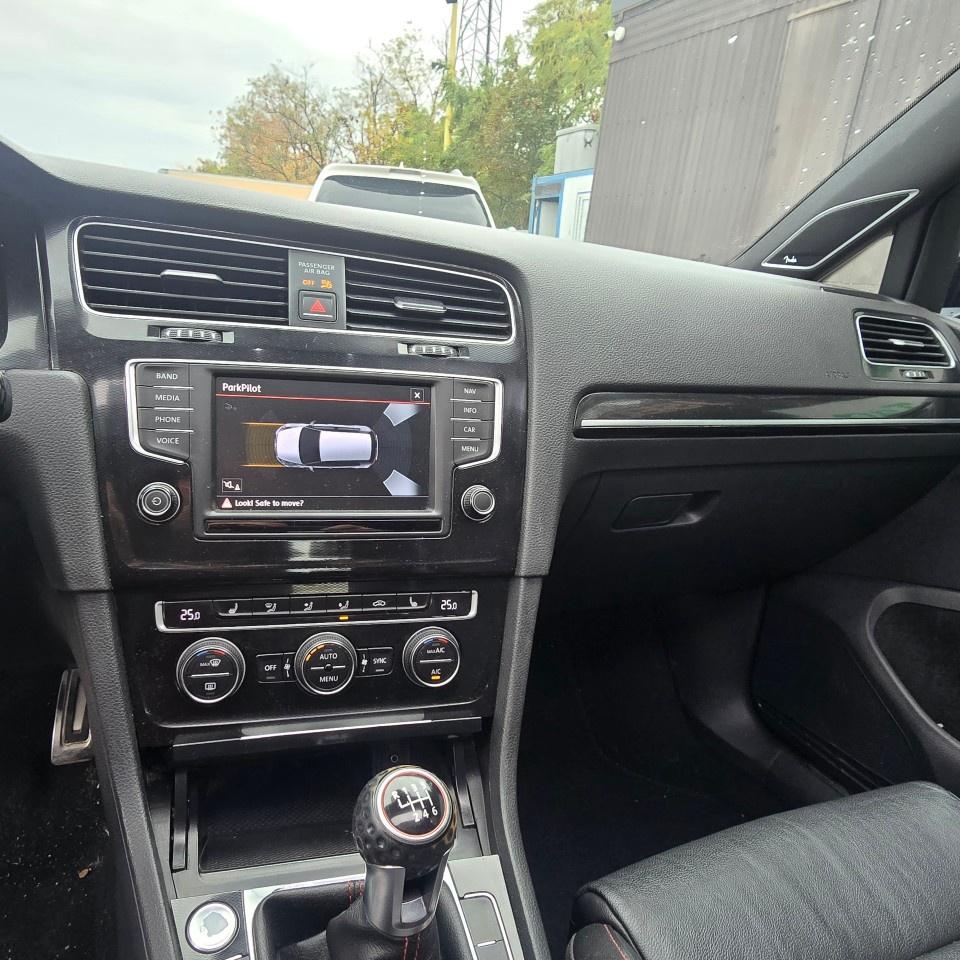 2017 Volkswagen Golf GTI 5dr HB Man Autobahn Photo