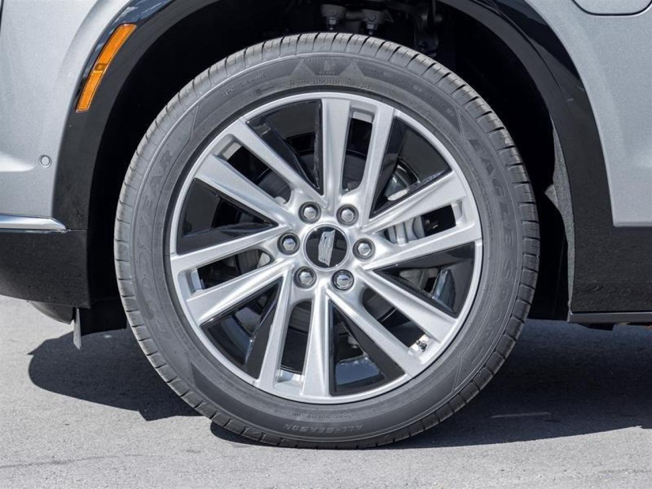 2026 Cadillac VISTIQ Luxury 4dr All-Wheel Drive Photo3