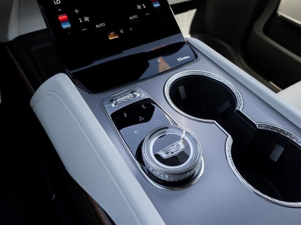 2026 Cadillac VISTIQ Luxury 4dr All-Wheel Drive Photo