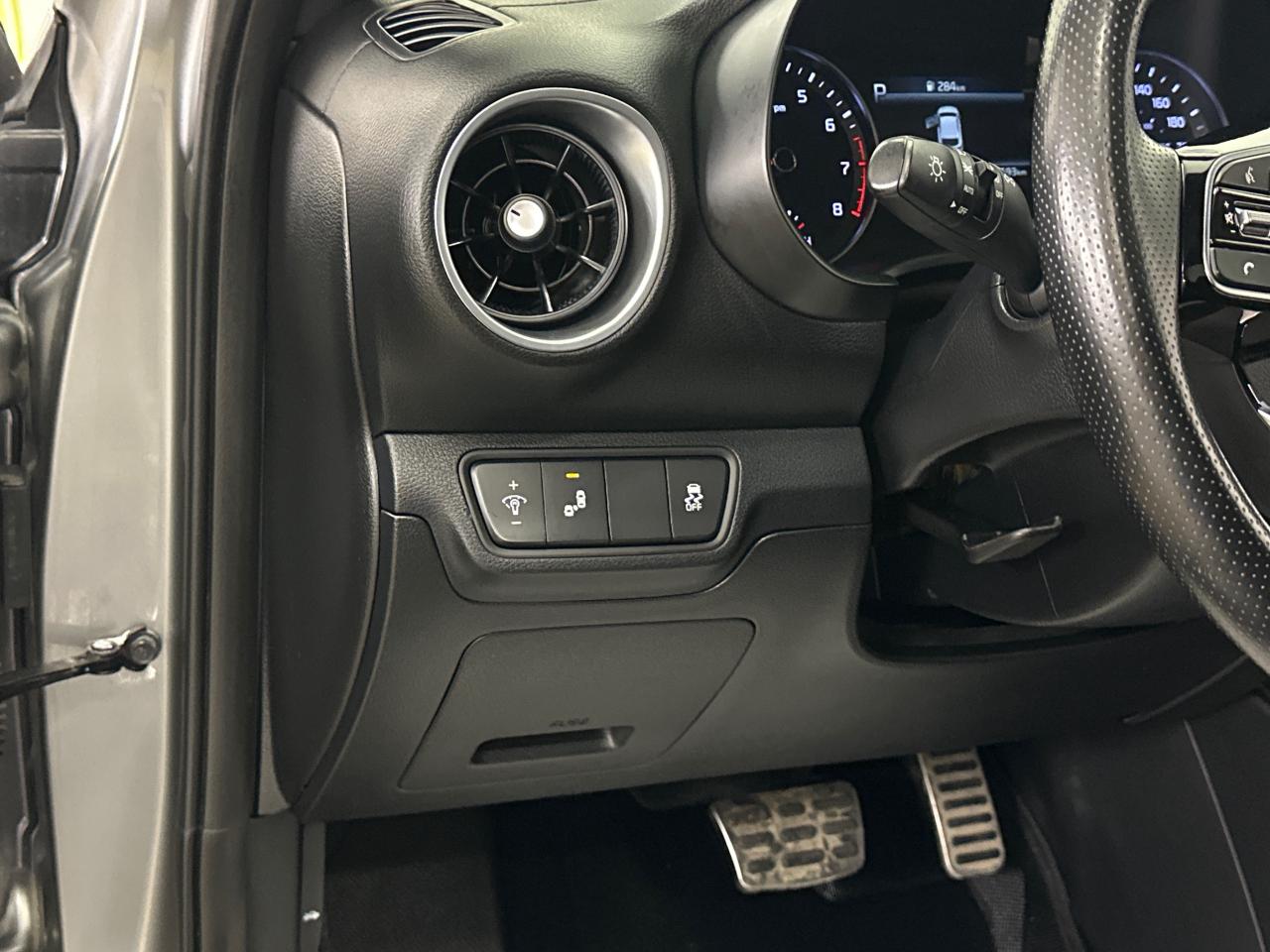 2022 Kia Forte5 GT 4dr Hatchback Photo