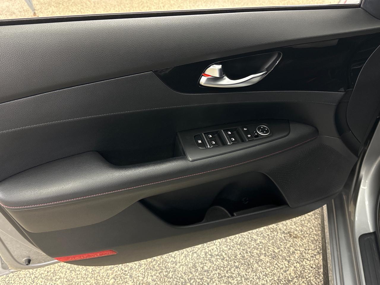 2022 Kia Forte5 GT 4dr Hatchback Photo