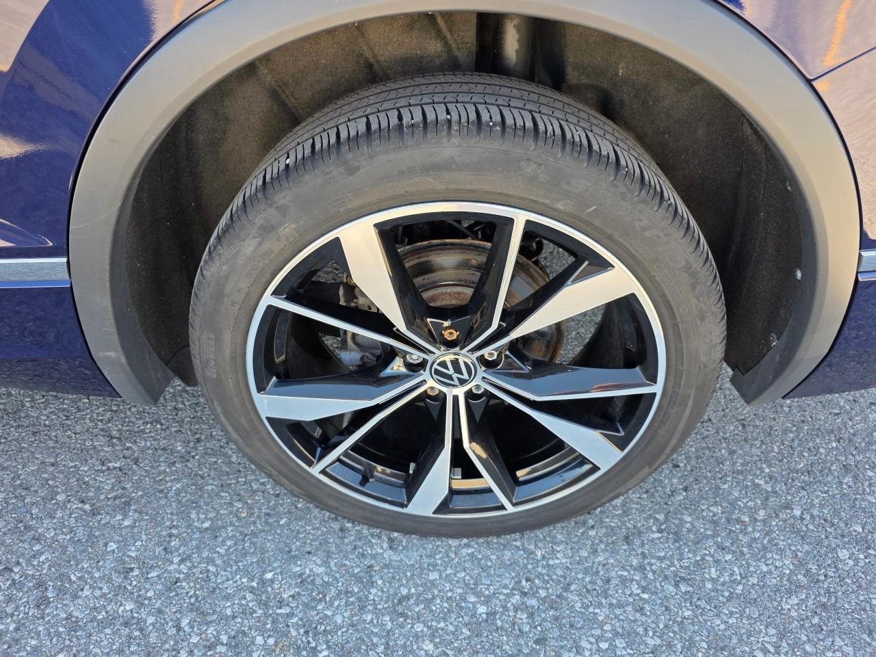 2022 Volkswagen Tiguan Highline R-LINE 4dr All-wheel Drive 4MOTION Photo