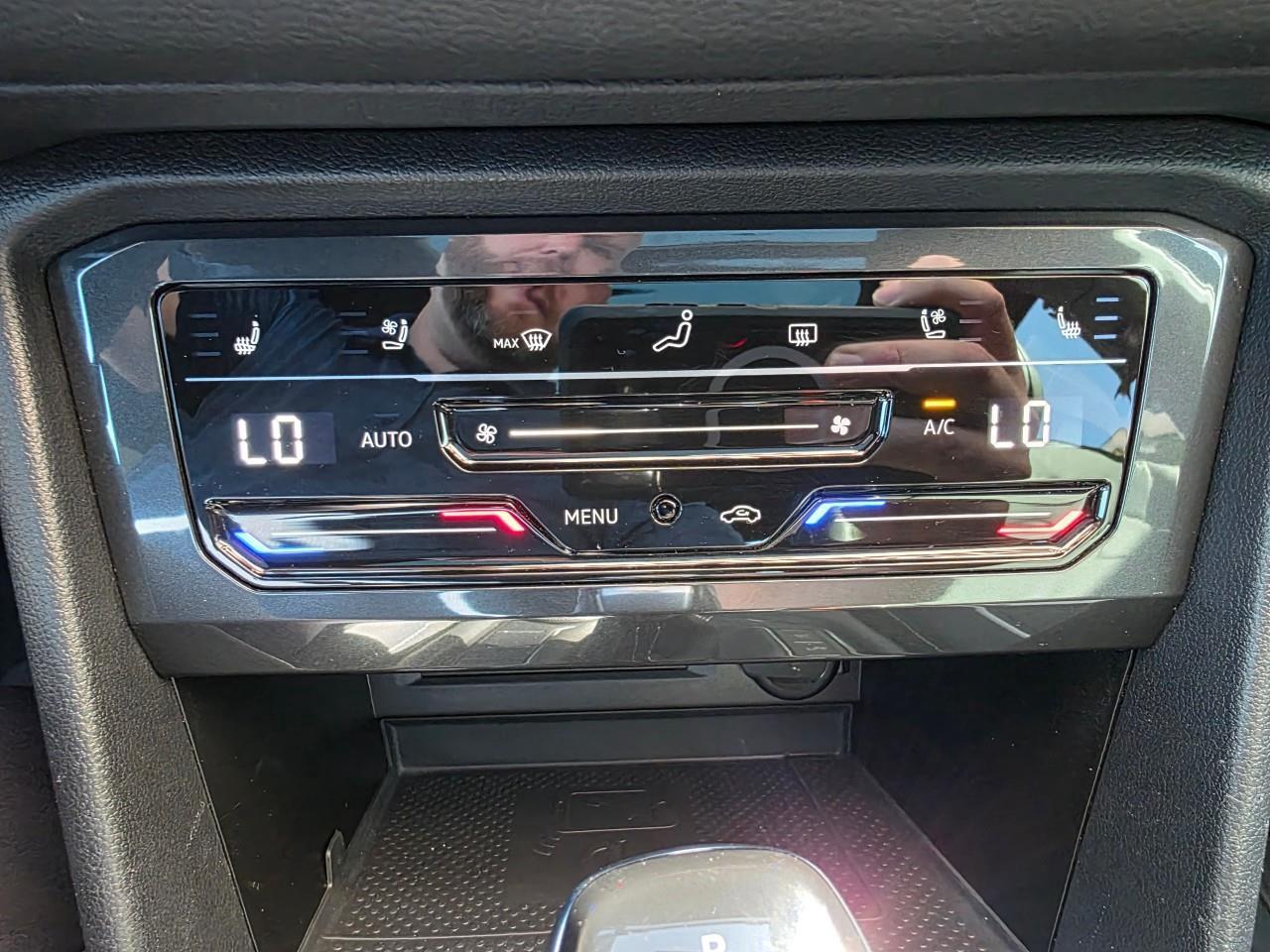 2022 Volkswagen Tiguan Highline R-LINE 4dr All-wheel Drive 4MOTION Photo