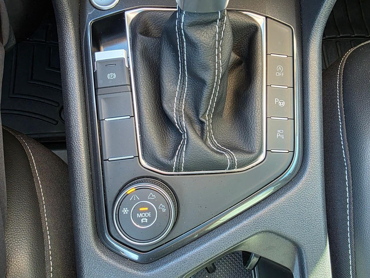 2022 Volkswagen Tiguan Highline R-LINE 4dr All-wheel Drive 4MOTION Photo