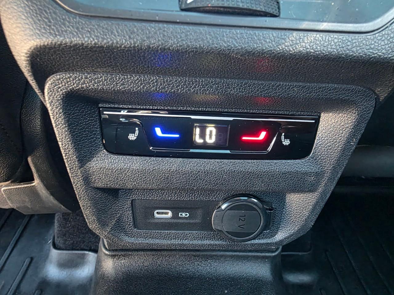 2022 Volkswagen Tiguan Highline R-LINE 4dr All-wheel Drive 4MOTION Photo