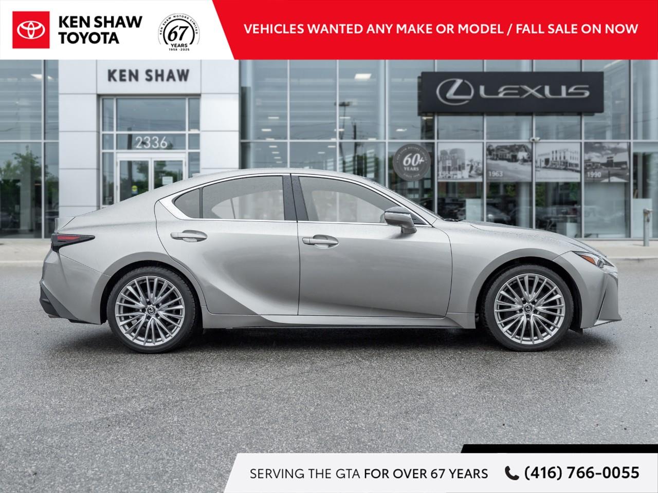 2023 Lexus IS 300 Base 4dr All-Wheel Drive Sedan Photo4