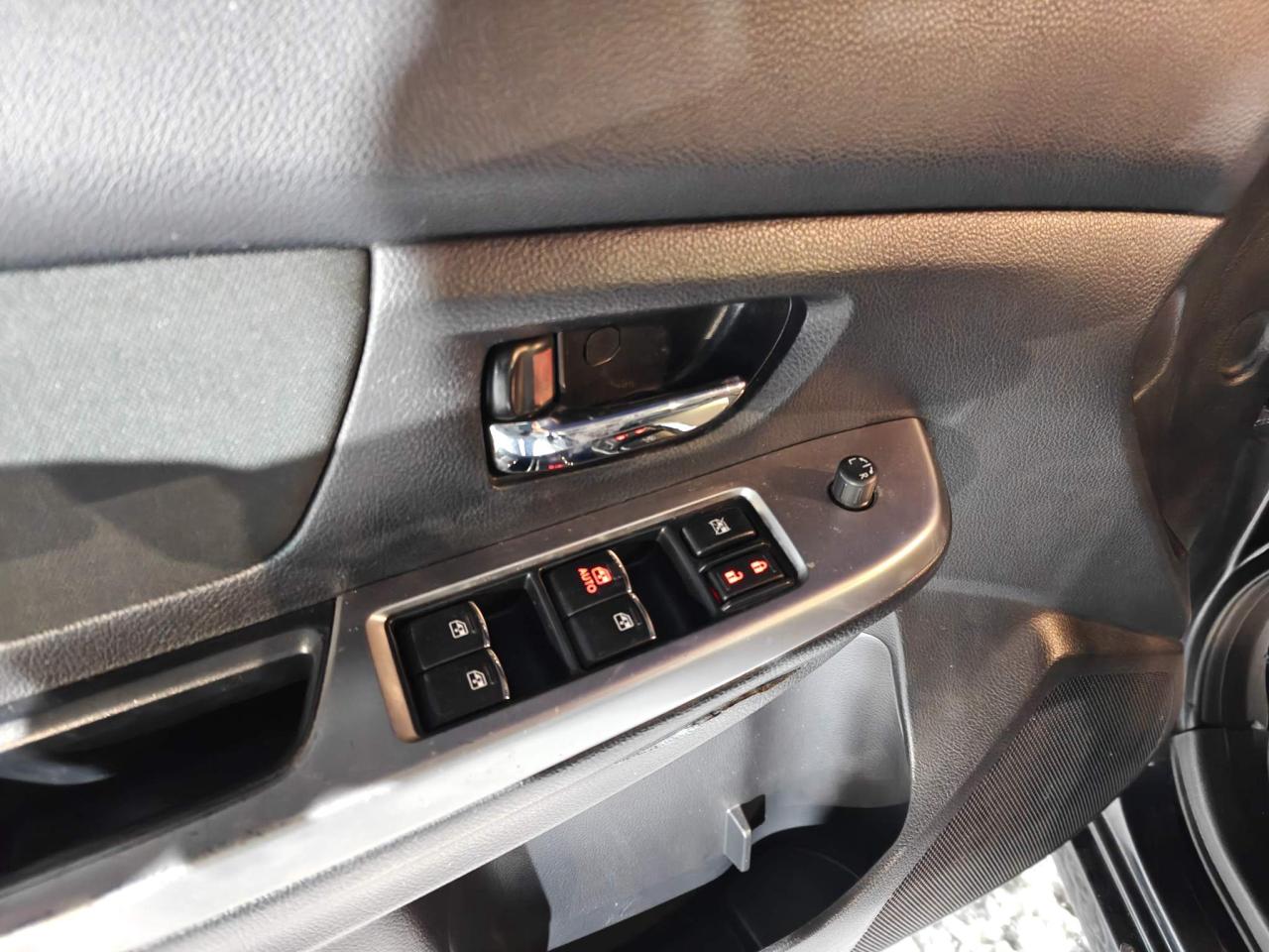 2016 Subaru Impreza 2.0i Touring Package (CVT) 4dr Hatchback Photo