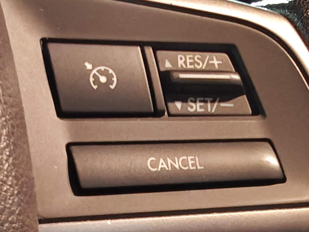 2016 Subaru Impreza 2.0i Touring Package (CVT) 4dr Hatchback Photo