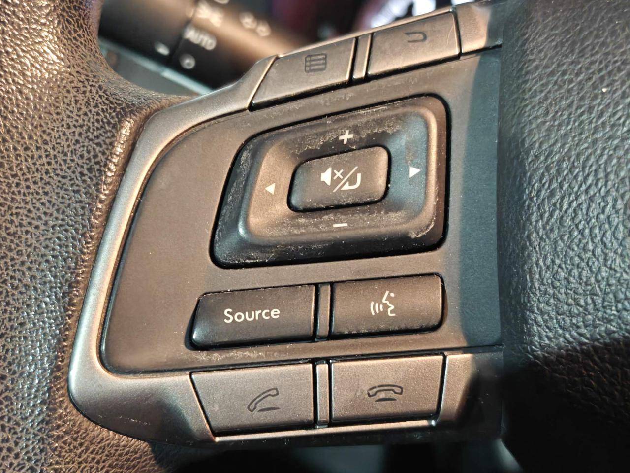 2016 Subaru Impreza 2.0i Touring Package (CVT) 4dr Hatchback Photo