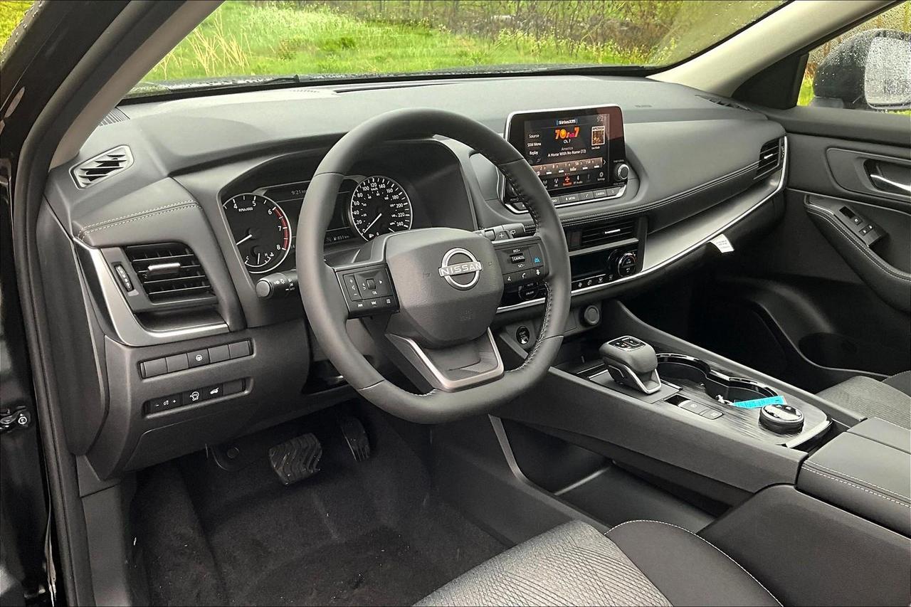 2025 Nissan Rogue SV Moonroof 4dr All-Wheel Drive Sport Utility Photo