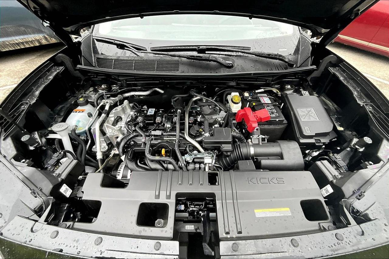 2025 Nissan Kicks SR 4dr All-Wheel Drive Photo