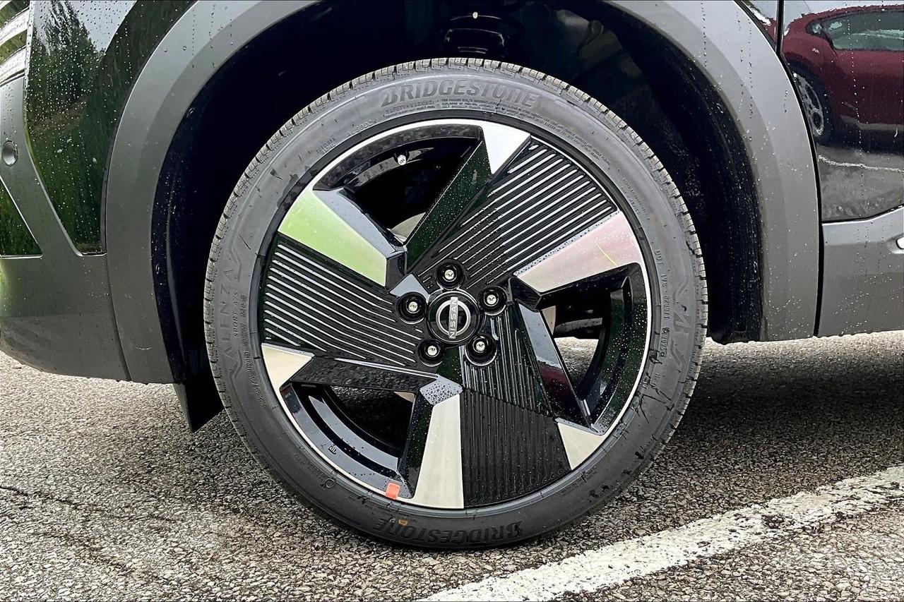 2025 Nissan Kicks SR 4dr All-Wheel Drive Photo