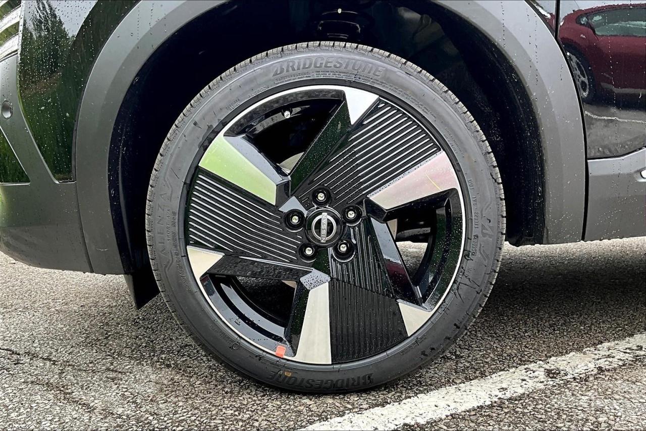 2025 Nissan Kicks SR 4dr All-Wheel Drive Photo