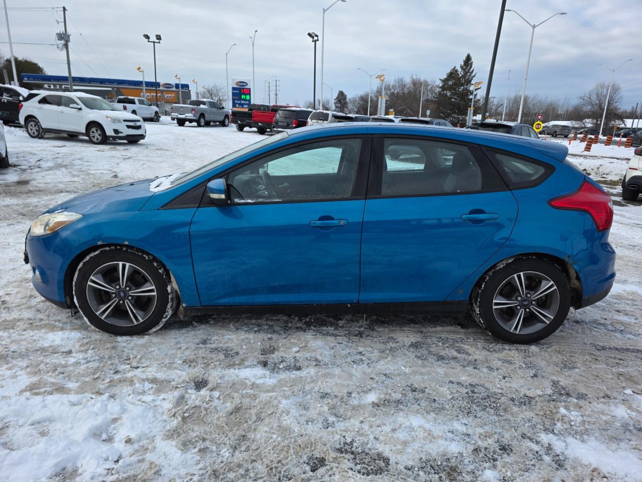 2014 Ford Focus SE 4dr Hatchback Photo