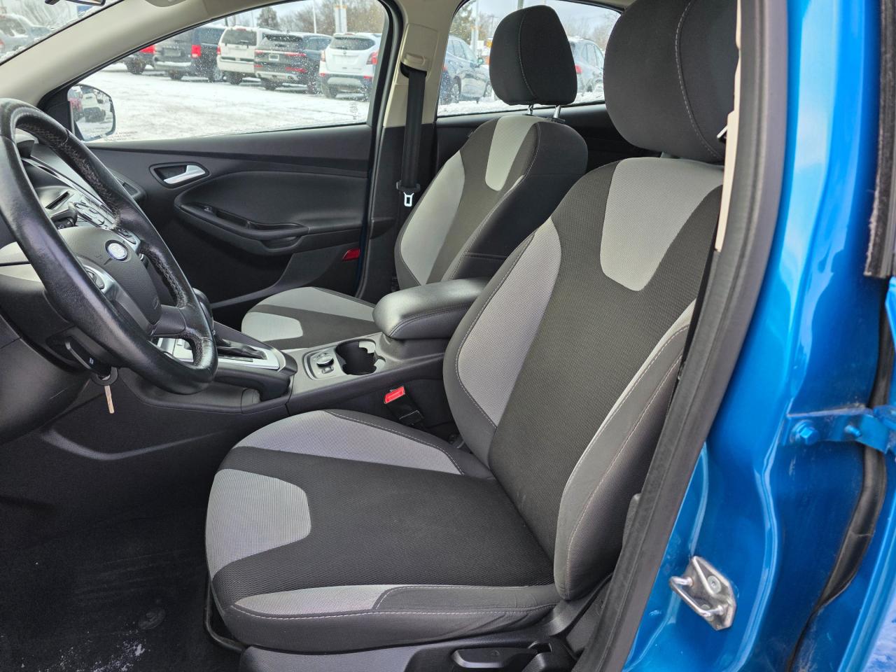2014 Ford Focus SE 4dr Hatchback Photo