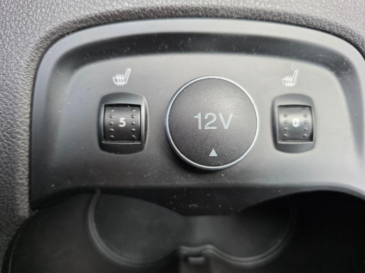 2014 Ford Focus SE 4dr Hatchback Photo