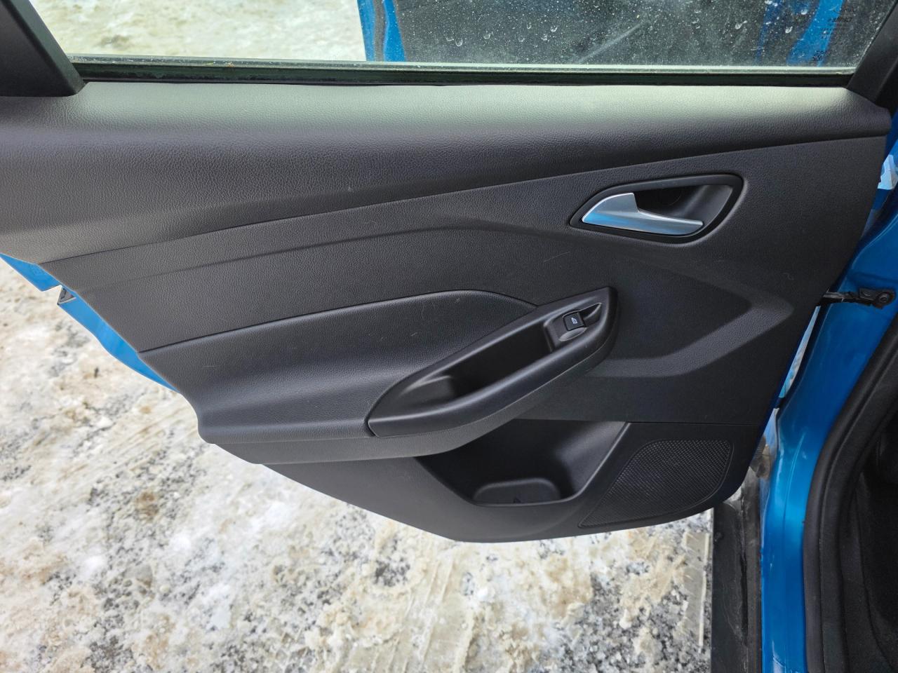 2014 Ford Focus SE 4dr Hatchback Photo