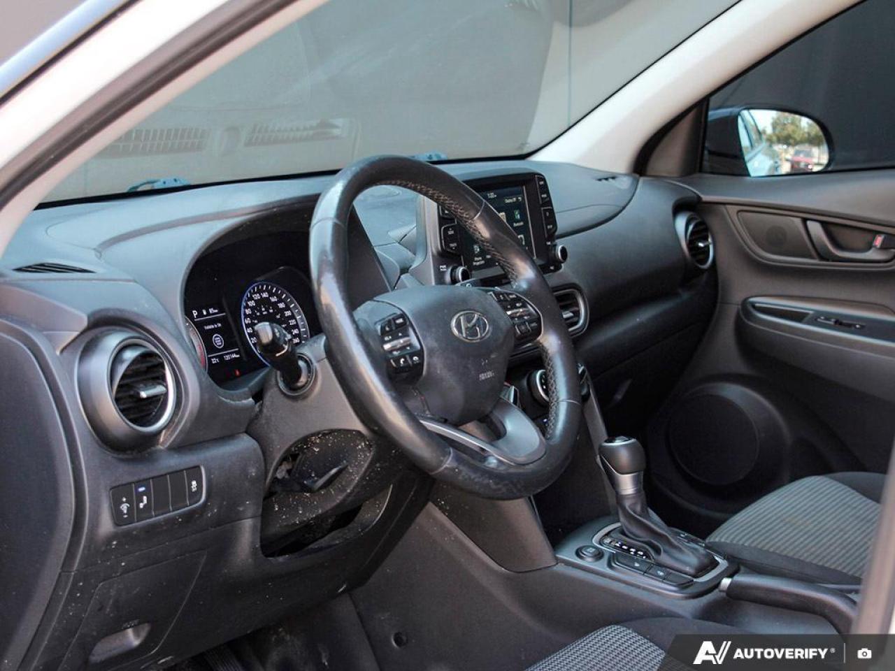 2020 Hyundai KONA 1.6T Trend w/Two-Tone Roof 4dr All-Wheel Drive Photo