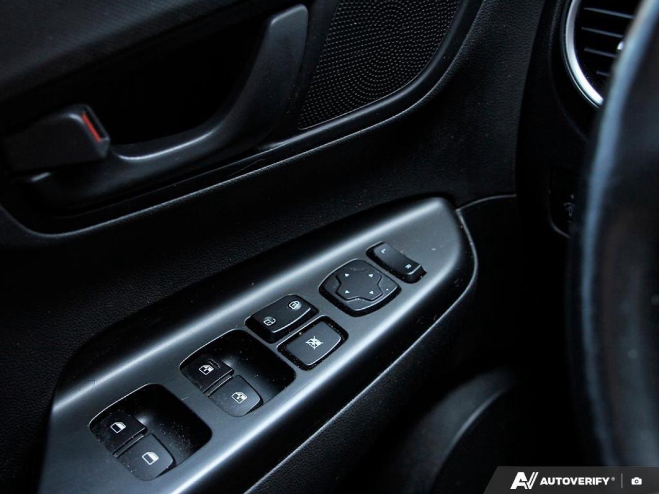 2020 Hyundai KONA 1.6T Trend w/Two-Tone Roof 4dr All-Wheel Drive Photo