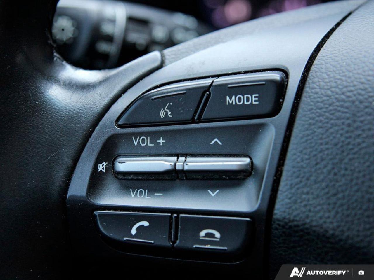 2020 Hyundai KONA 1.6T Trend w/Two-Tone Roof 4dr All-Wheel Drive Photo