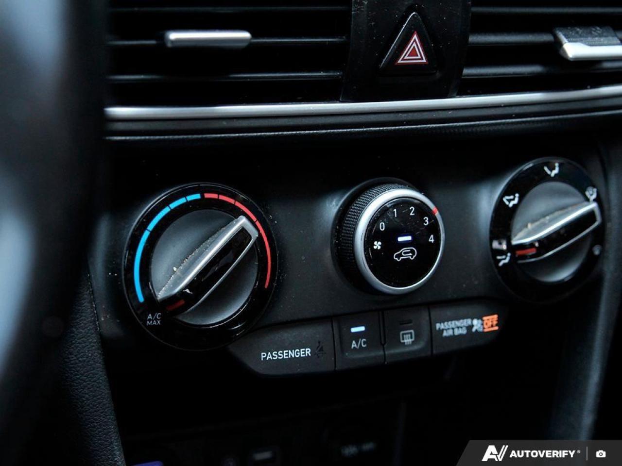 2020 Hyundai KONA 1.6T Trend w/Two-Tone Roof 4dr All-Wheel Drive Photo