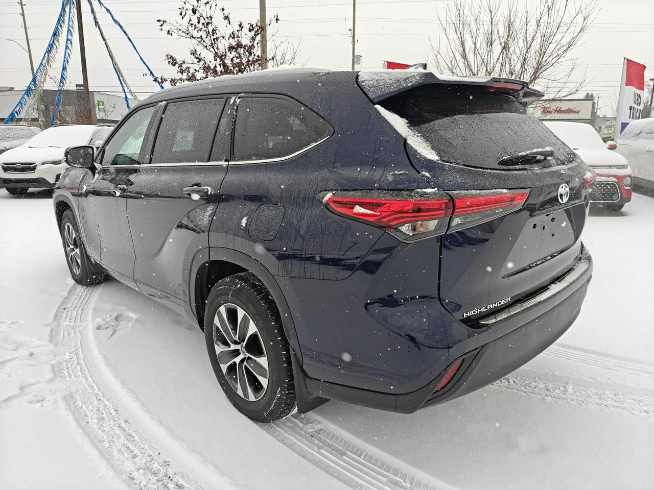 2022 Toyota Highlander Hybrid XLE 4dr All-Wheel Drive Photo