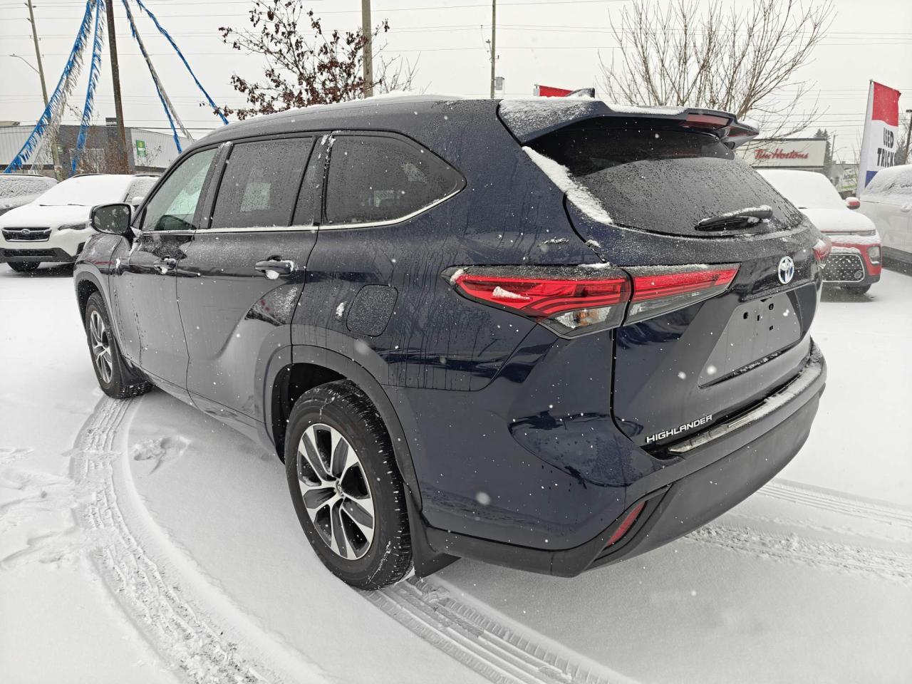 2022 Toyota Highlander Hybrid XLE 4dr All-Wheel Drive Photo