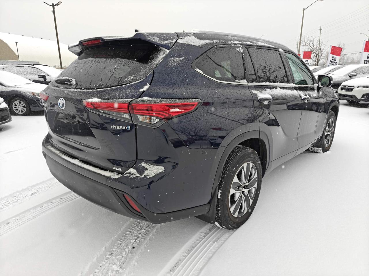 2022 Toyota Highlander Hybrid XLE 4dr All-Wheel Drive Photo