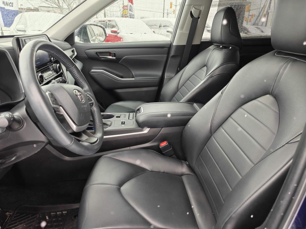 2022 Toyota Highlander Hybrid XLE 4dr All-Wheel Drive Photo