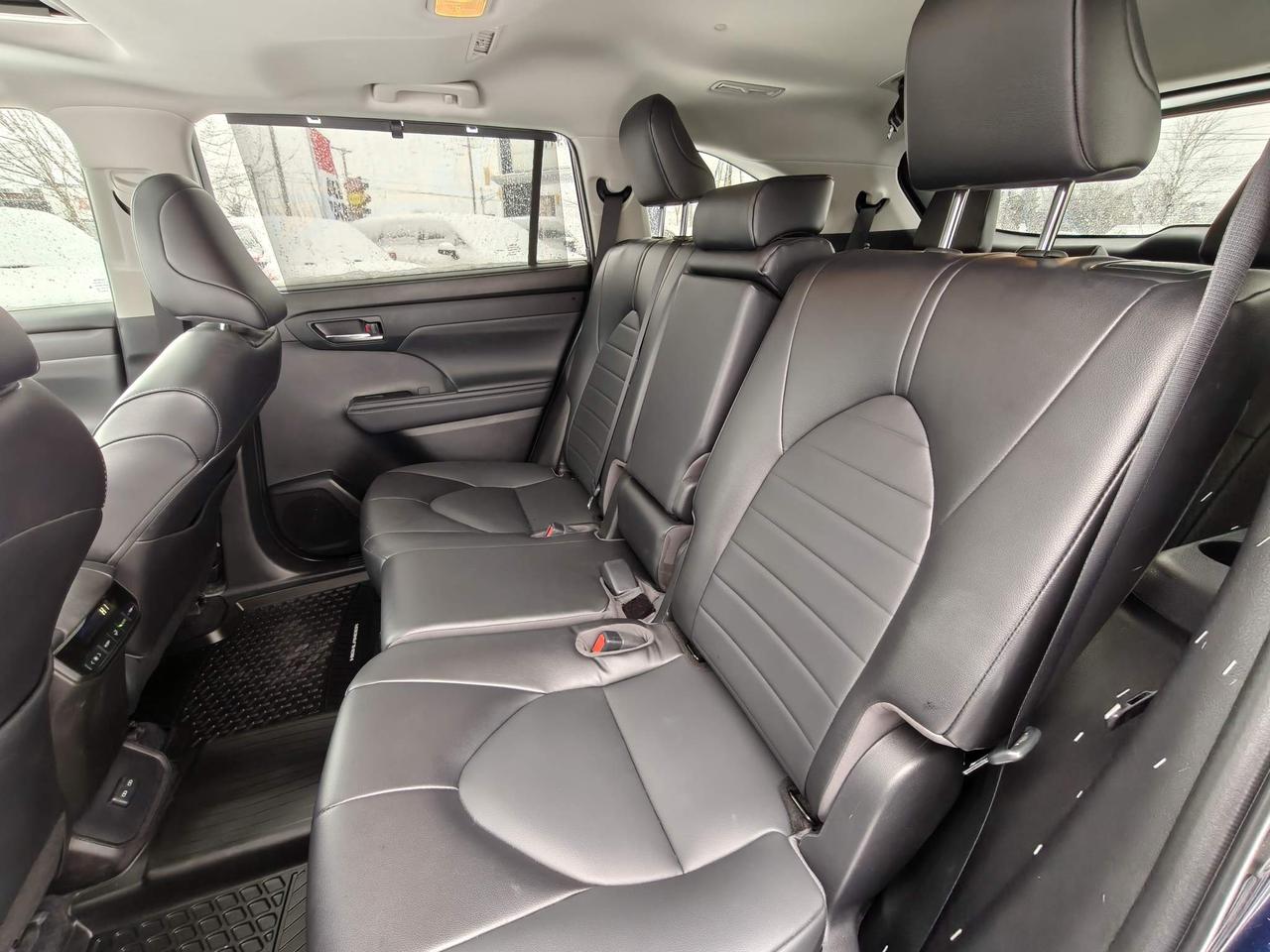 2022 Toyota Highlander Hybrid XLE 4dr All-Wheel Drive Photo