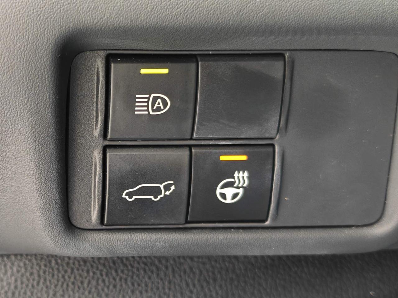 2022 Toyota Highlander Hybrid XLE 4dr All-Wheel Drive Photo