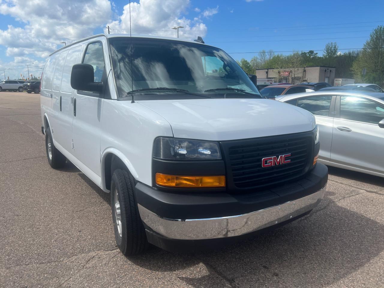 2025 GMC Savana 2500 Work Van Rear-Wheel Drive Cargo Van Photo3